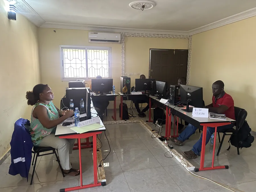 Retour en salle informatique : assemblage des bandes, calcul du NDVI et lecture agronomique des cartes obtenues.